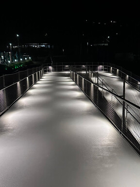 Mainstockheim footbridge at night with lighting